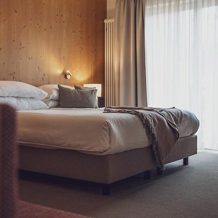 Hotel Waldhuus Davos Bagian luar foto
